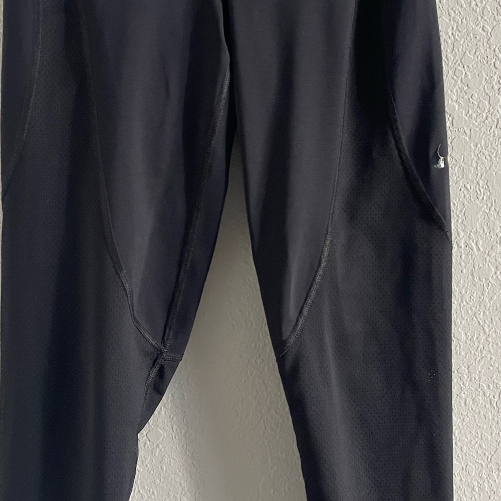 Nike Black Pro Hypercool Performance Capri Leggin… - image 4
